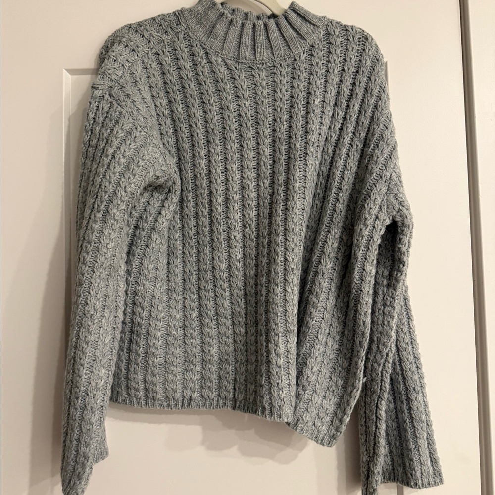 St John’s Bay Crewneck Sweater - Light Gray Size L